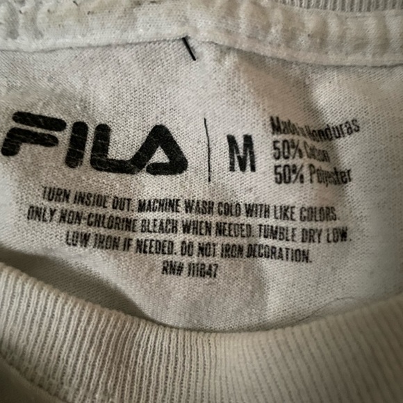 White fila t shirt - Picture 3 of 3